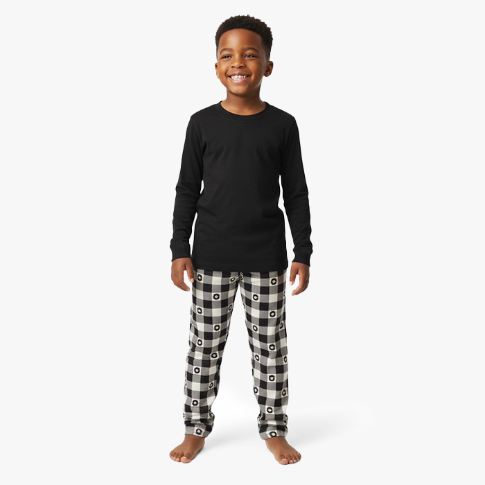 kid wearing black shirt black sheep pant